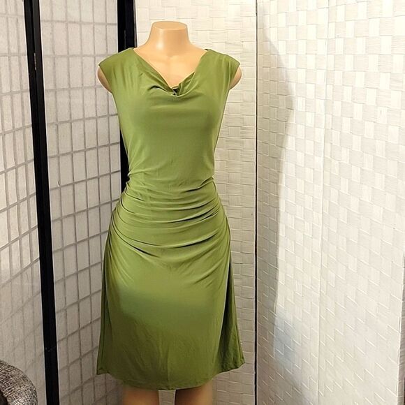 EVAN-PICONE DRAPED NECKLINE SLEEVELESS RUCHED MIDI DRESS - Picture 2 of 13